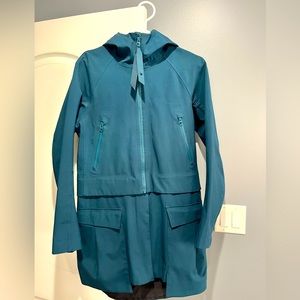 Lululemon Jacket - Raincoat - 8